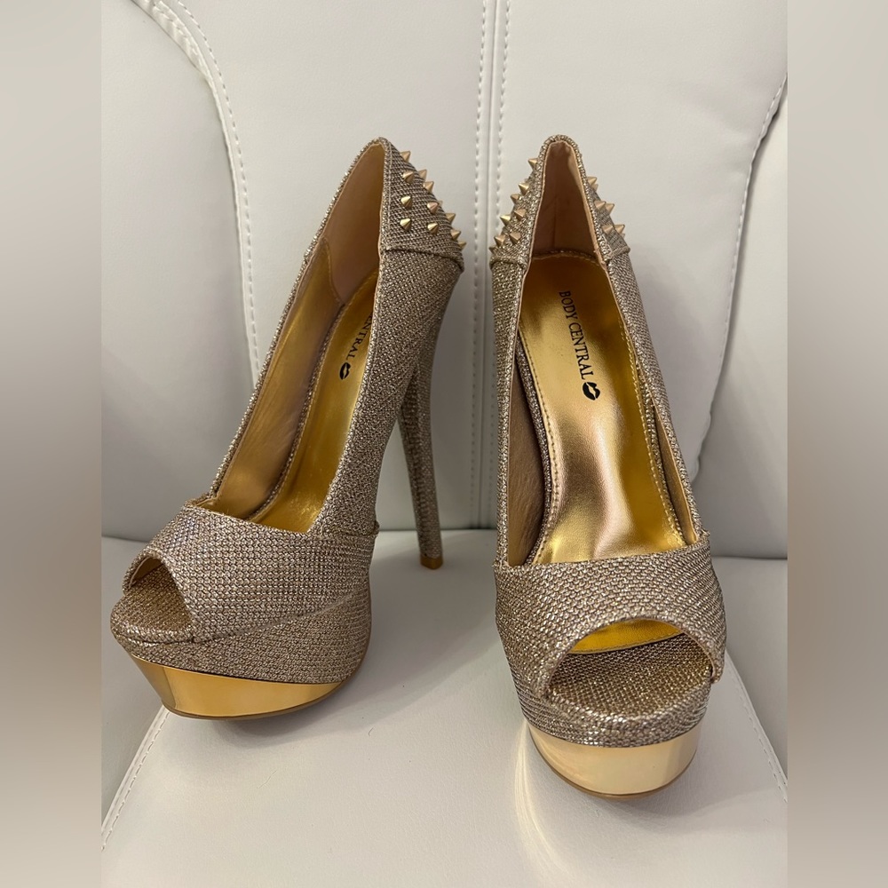 NEW-Body Central Taupe Glitter Peep Toe High Heels, Size: 7.5 Heel: 6”